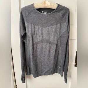 Old Navy Active Go Dry Fitted Top M